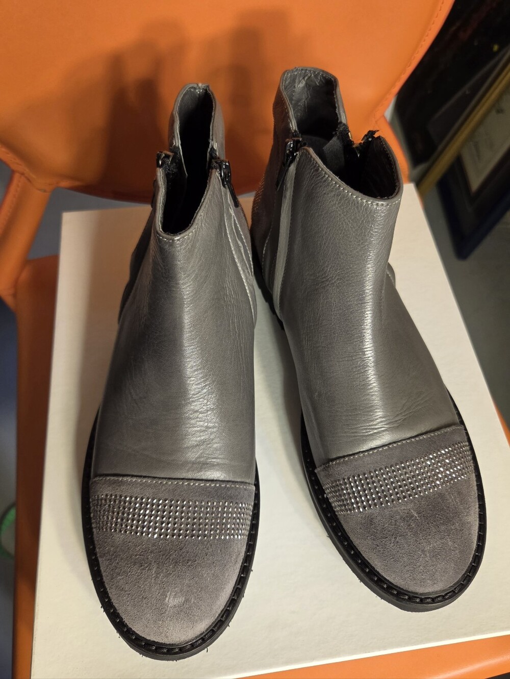 Sheridan Mia VIVA Studded Leather Suede Ankle Booties Womens Size 39 Grey
